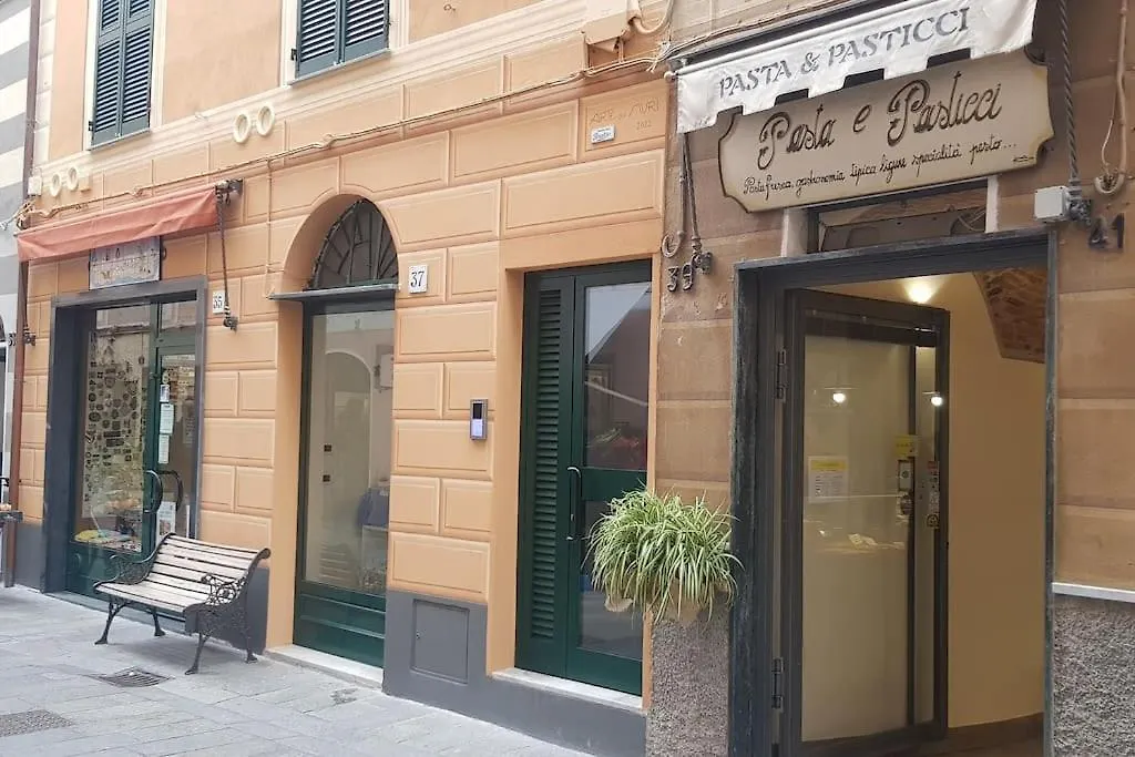 Il Mare Dietro L'Angolo Varazze 0*,  Italia