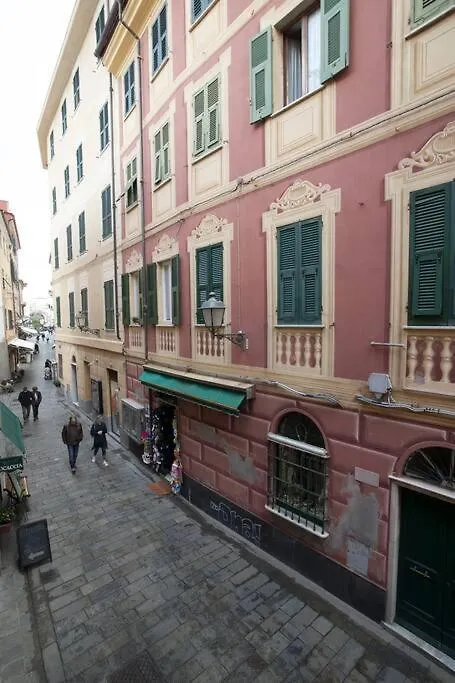 Il Mare Dietro L'Angolo Varazze